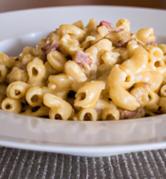Macarrones a la carbonara con nata y bacon receta Thermomix