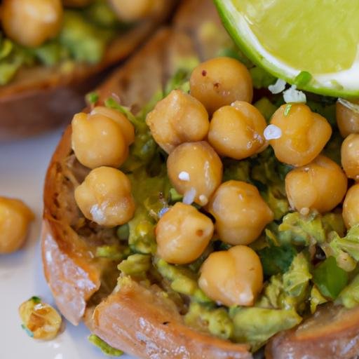 Tosta de aguacate con garbanzos crujientes y lima Thermomix