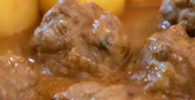 Albóndigas en salsa española receta de la abuela con patatas Thermomix
