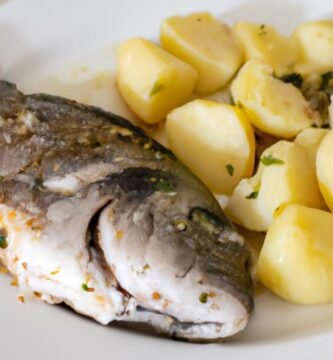 Dorada a la espalda al horno con patatas Thermomix
