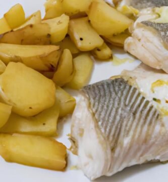Filetes de merluza al horno con patatas Thermomix